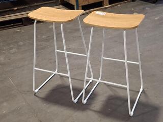 2 Bar Stools 
