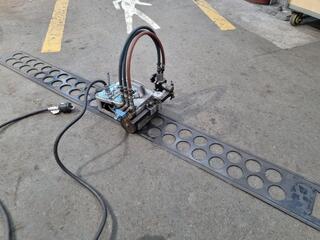 Iwatani PC12 Gas Cutter w/ Track, Faulty