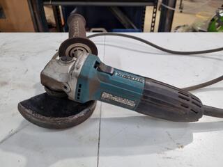 Makita Corded 125mm Angle Grinder