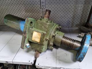 HK Screw Jack, 15-Ton Capacity