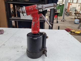 SRC 56 Air Rivet Gun