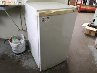 Hoover 135L Small Refrigerator