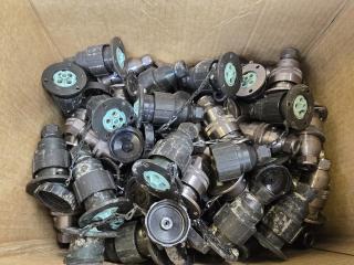45 x Niphan Panel Plugs M+F