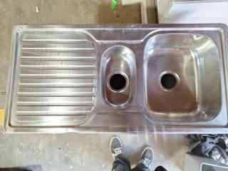 Dual Sink with Drying tray
