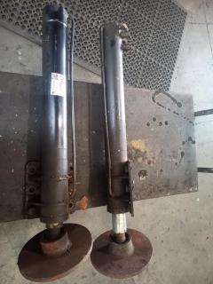 Pair of Hydraulic Truck Leveling Legs
