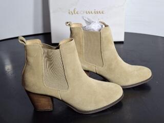 Isle of Mine Wander Boot - Size 40
