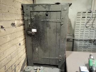 Vintage Wooden Cabinet