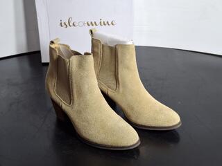 Isle of Mine Wander Boot - Size 39