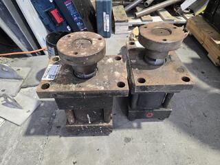 2x Matching Hydraulic Rams