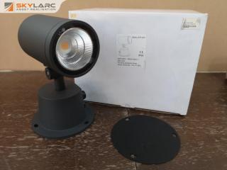 Quality Stylish Outdoor Adjustable LED Spot Light by CG, New
