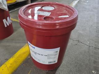 New 20 Litre Pail Mobil Gear Oil