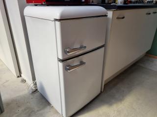 Kogan 86L Retro Vintage Styled Fridge Feeezer