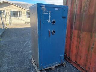 Chubb Large Safe, 800x775x1580mm