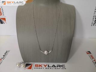 V Pearl and CZ Necklace | ARCTIC FOX & Pearl and CZ Stud Earrings
