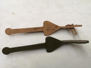 2x MD 500 Door Hinges 369H2090-2