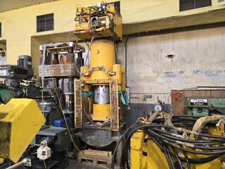 Very Large Hydraulic Press Assembly