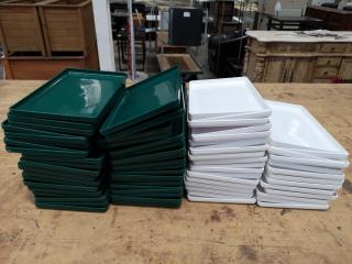 71x Small Plastic Trays