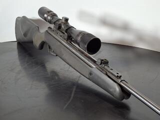 Stoeger X20 air rifle with Stoeger 3-9x40 scope