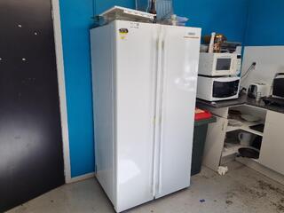 Westinghouse 606L Fridge Freezer