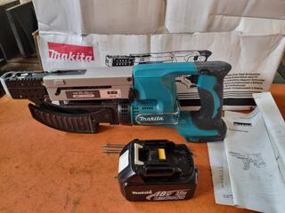 Makita 18V LXT Collated Screwdriver w/ 3.0Ah Battery