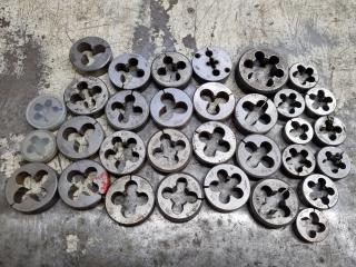 32x Assorted Thread Dies