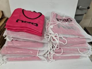 126x R80 Pink Mesh Training Bibs, Size L