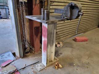 Heavy Steel Table w/ Record No.6 Vice