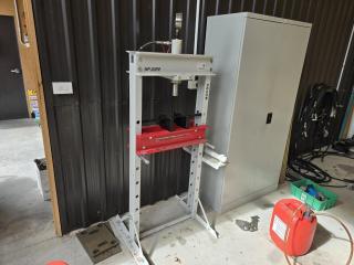 Metalmaster Hydraulic Press