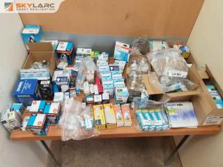 Large Lot of New Halogen Light Bulbs