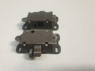2 x MD500 Door Latchblocks