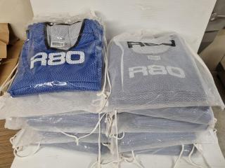 100x R80 Blue/White Reversable Mesh Training Bibs, Size L