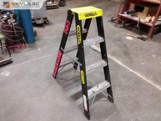 Gorilla industrial aluminum ladder