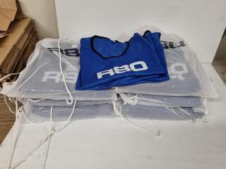 63x R80 Blue Mesh Training Bibs, Size M