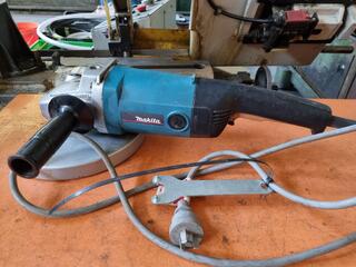 Makita Corded 230mm Angle Grinder 9069