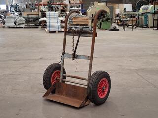 Steel hand trolley with pneumatic tyres