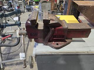 Dawn Metal Vice