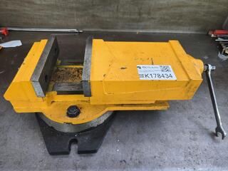 Command Machine Vice 